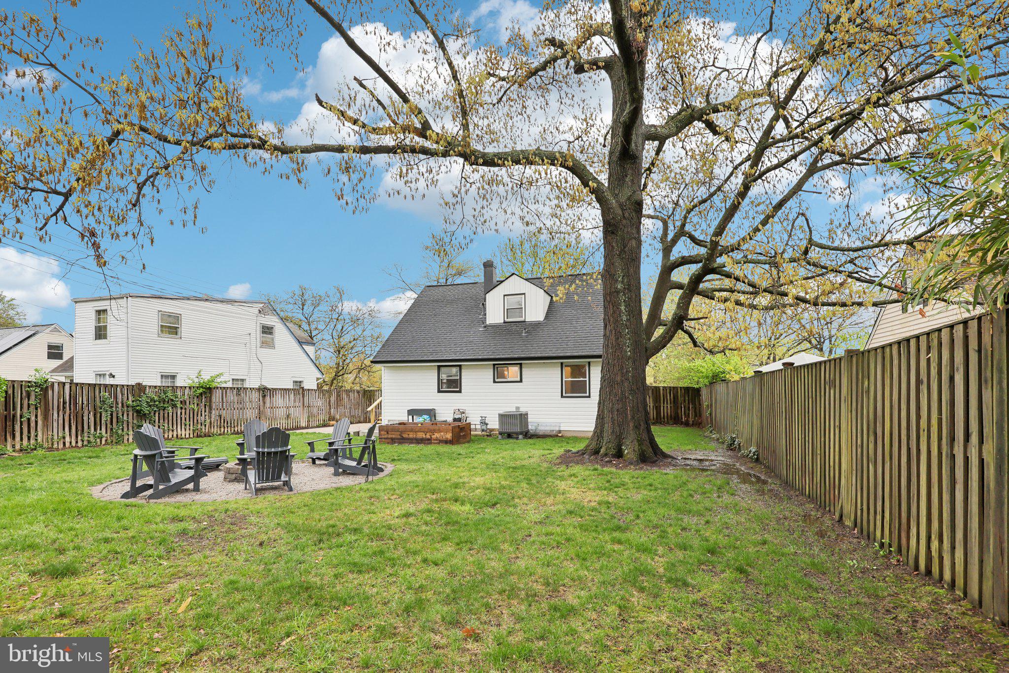 BUCKNELL MANOR - Residential