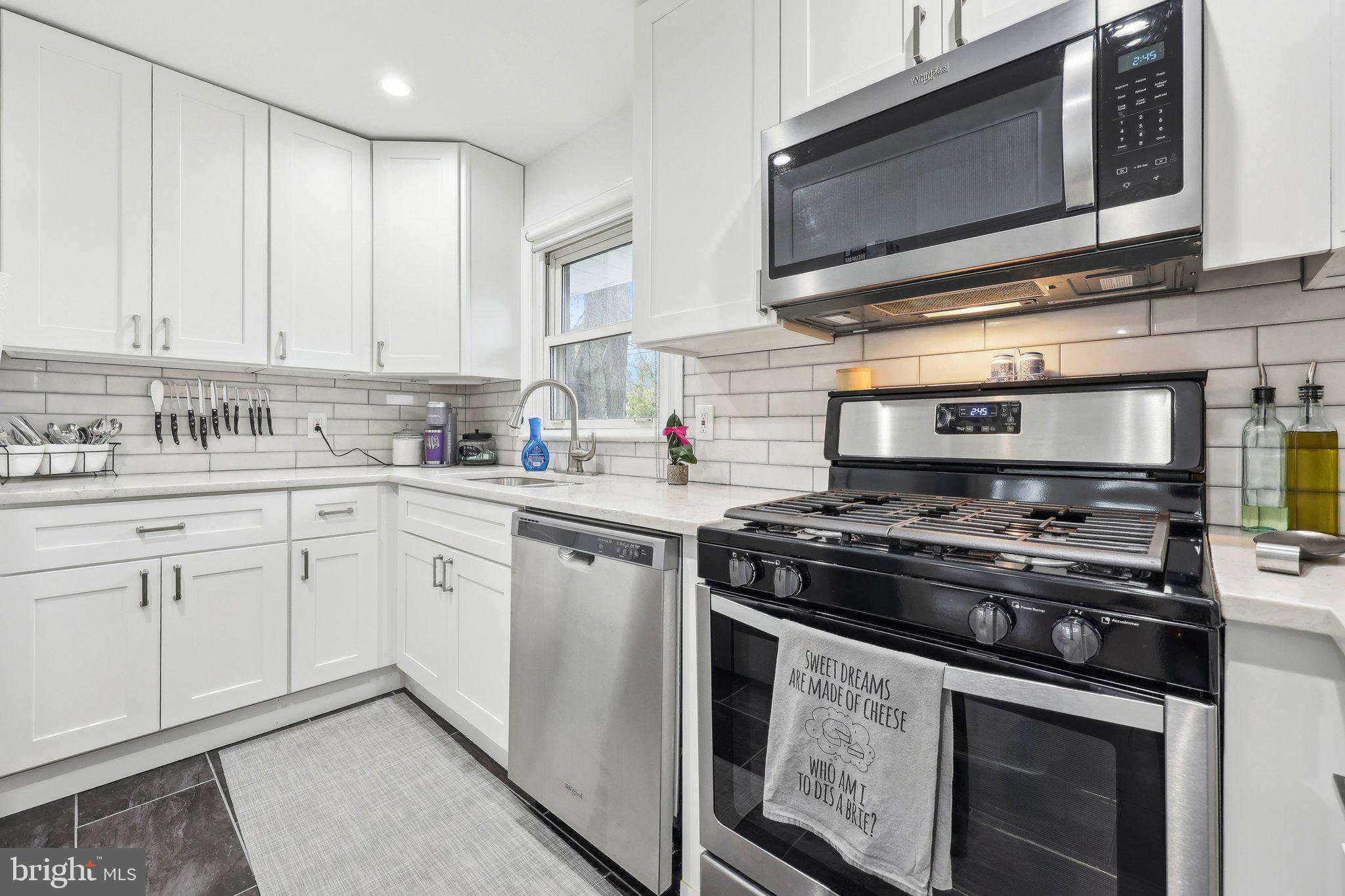 BUCKNELL MANOR - Residential