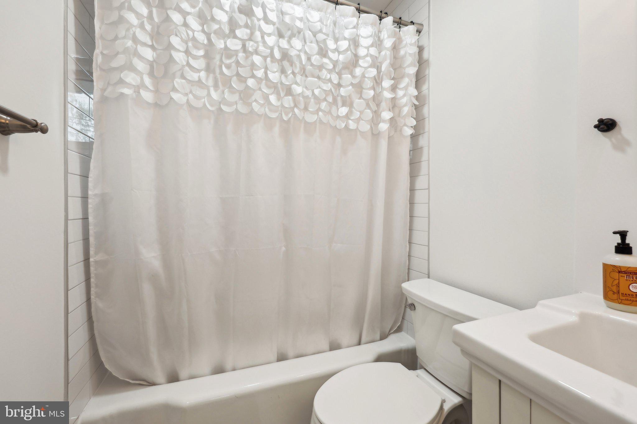 BUCKNELL MANOR - Residential