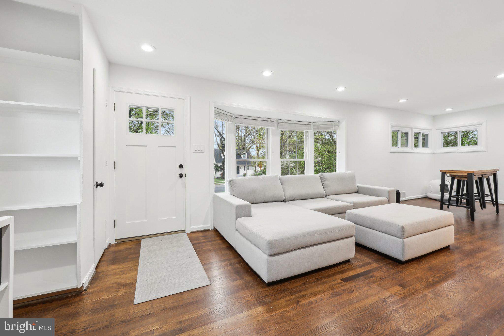 BUCKNELL MANOR - Residential