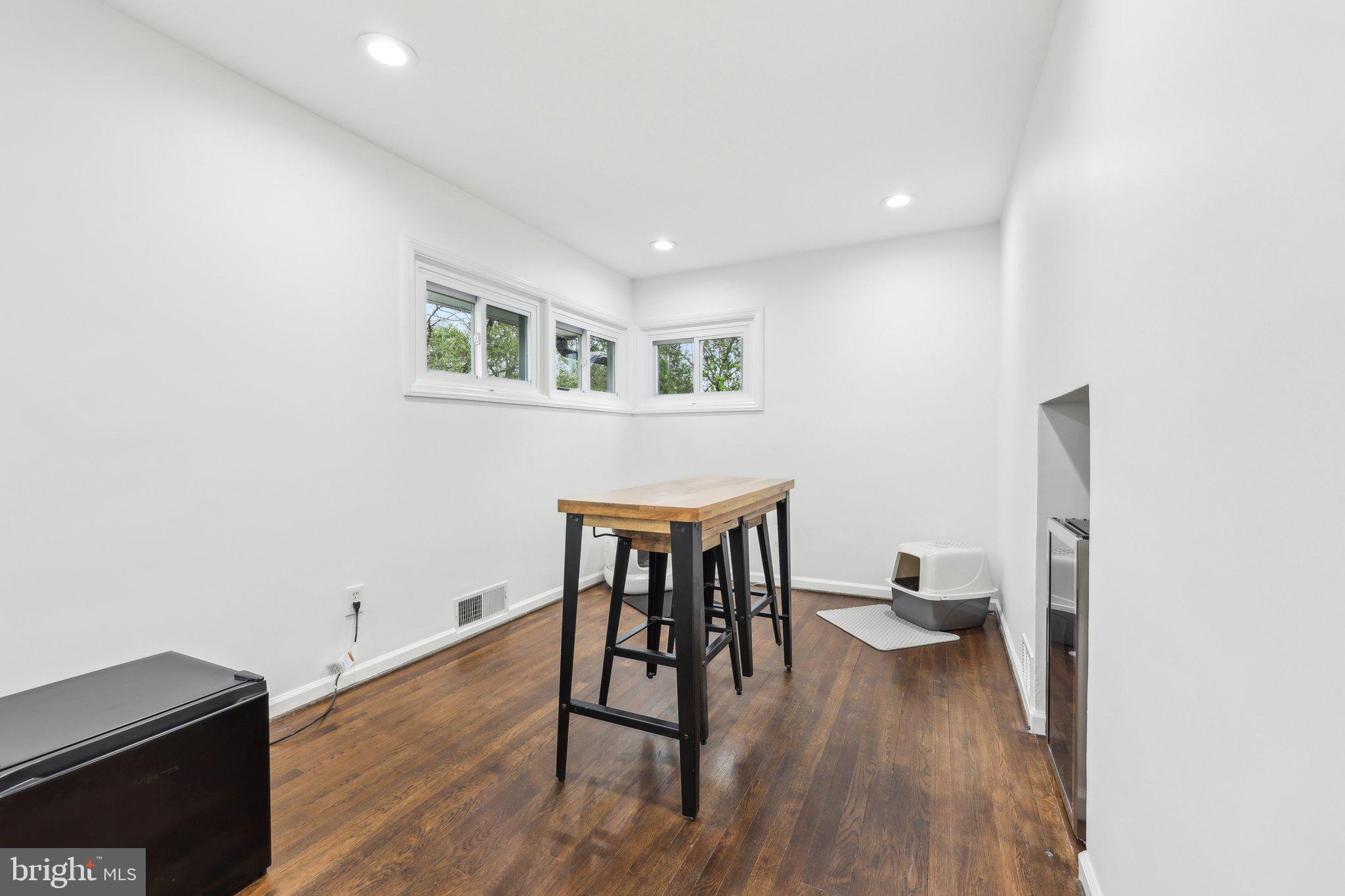 BUCKNELL MANOR - Residential