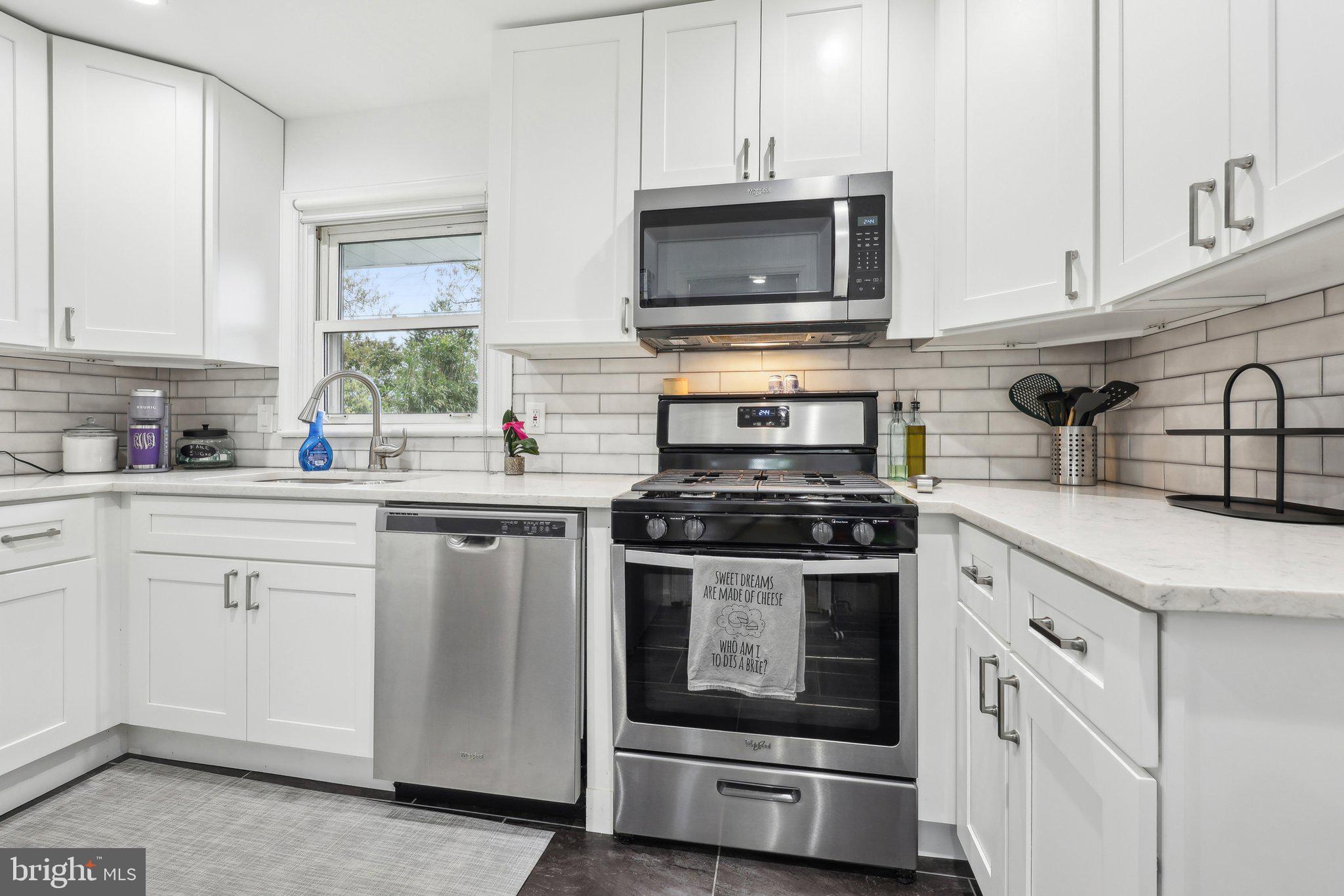 BUCKNELL MANOR - Residential