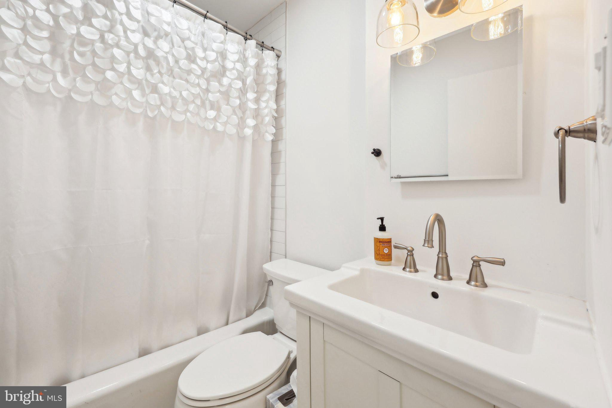 BUCKNELL MANOR - Residential