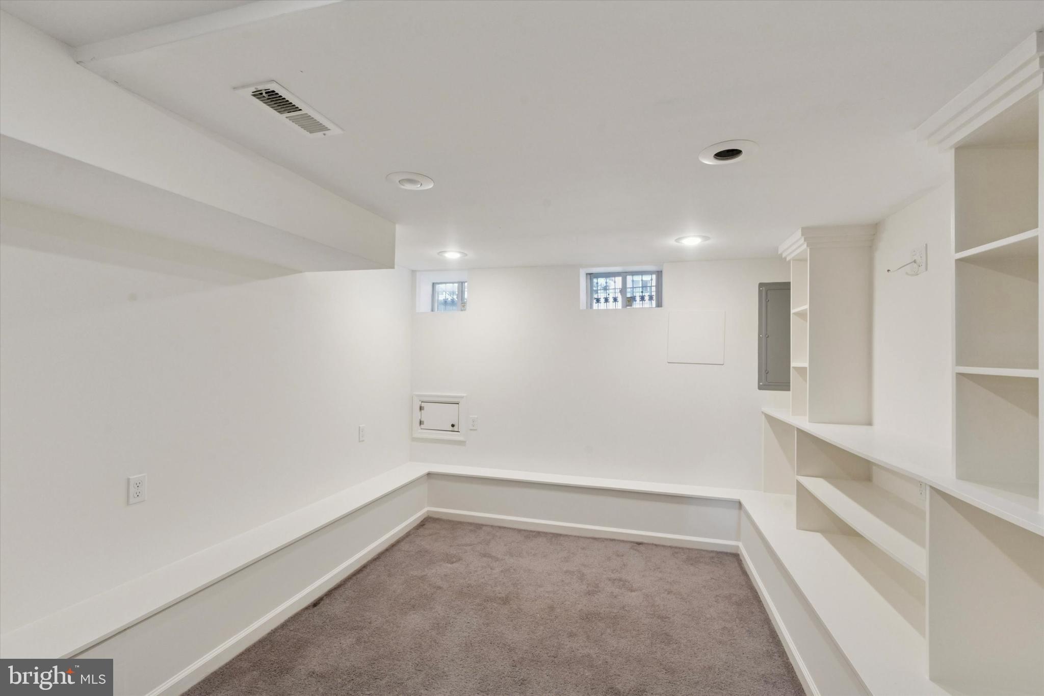 POINT BREEZE - Residential