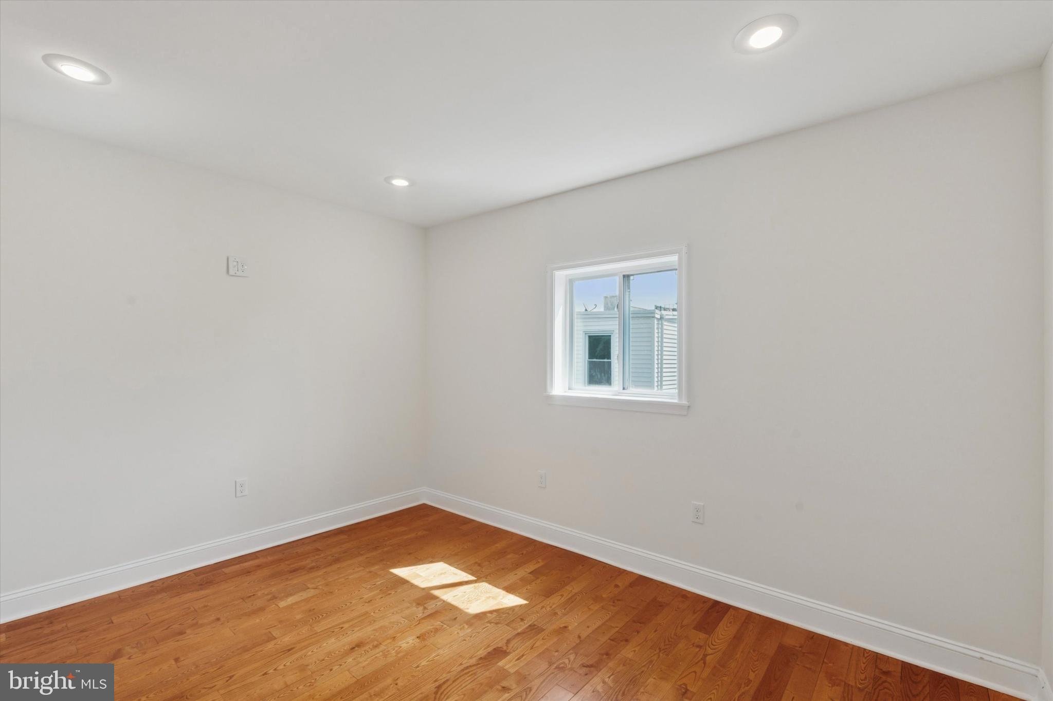 POINT BREEZE - Residential