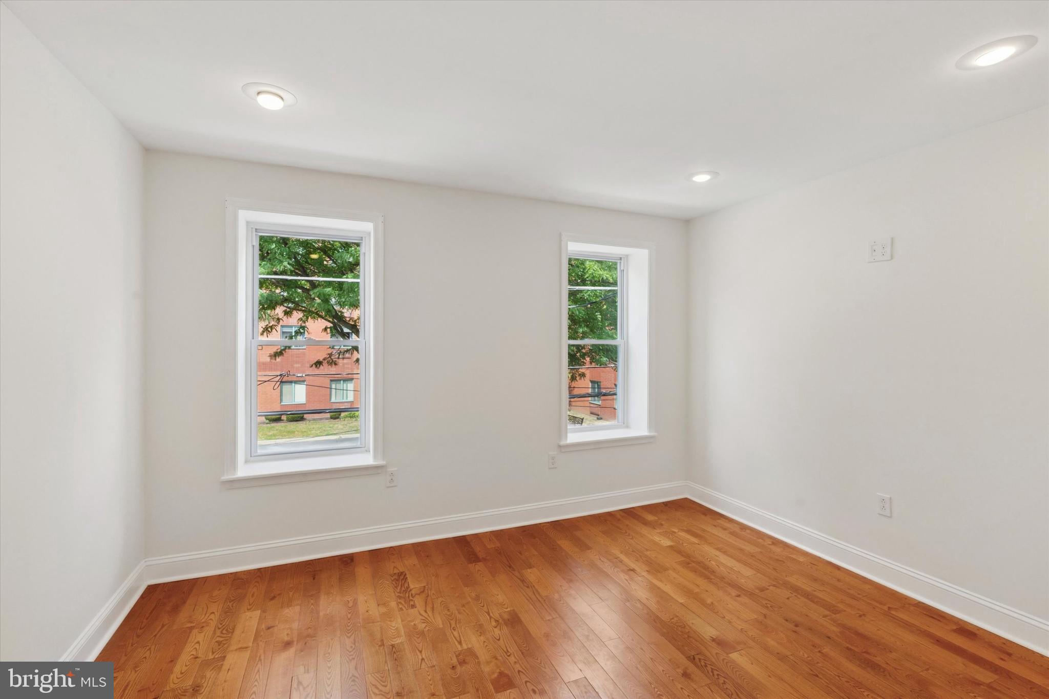 POINT BREEZE - Residential