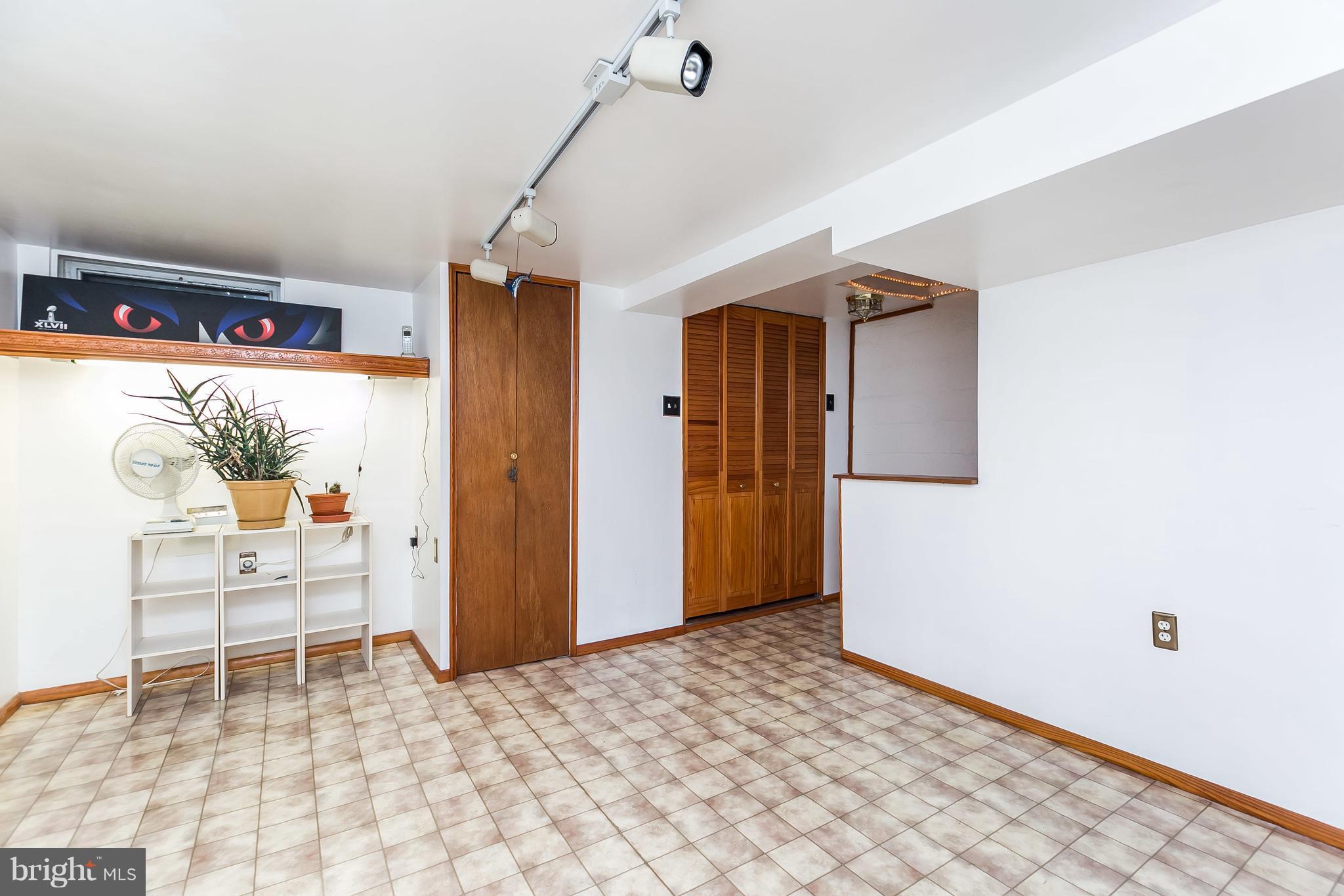 EASTWOOD - Residential