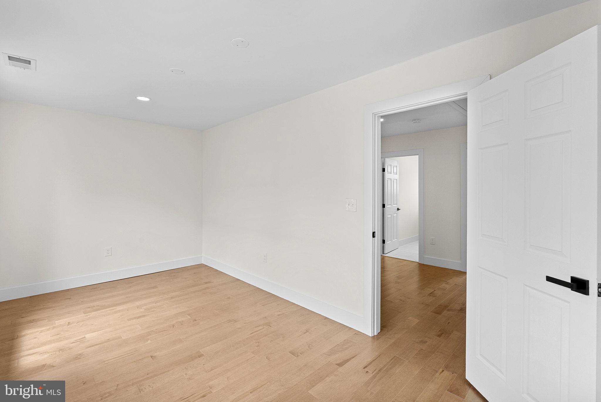 DOUGLAS PARK - Residential