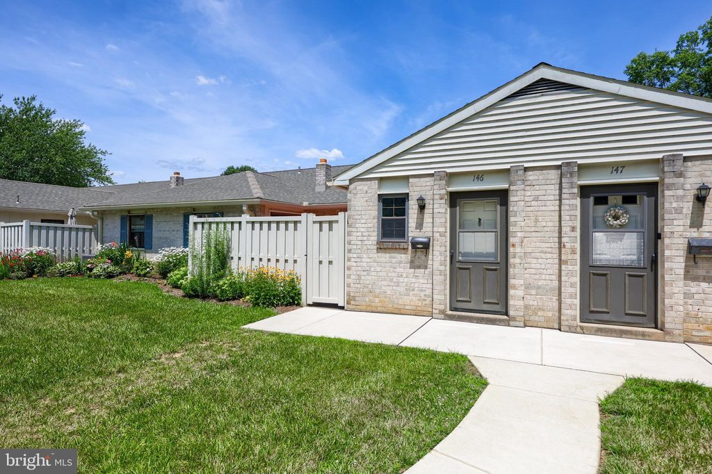 Photo of 146 Valleybrook Drive, Lancaster, PA 17601 (MLS # PALA2049536)