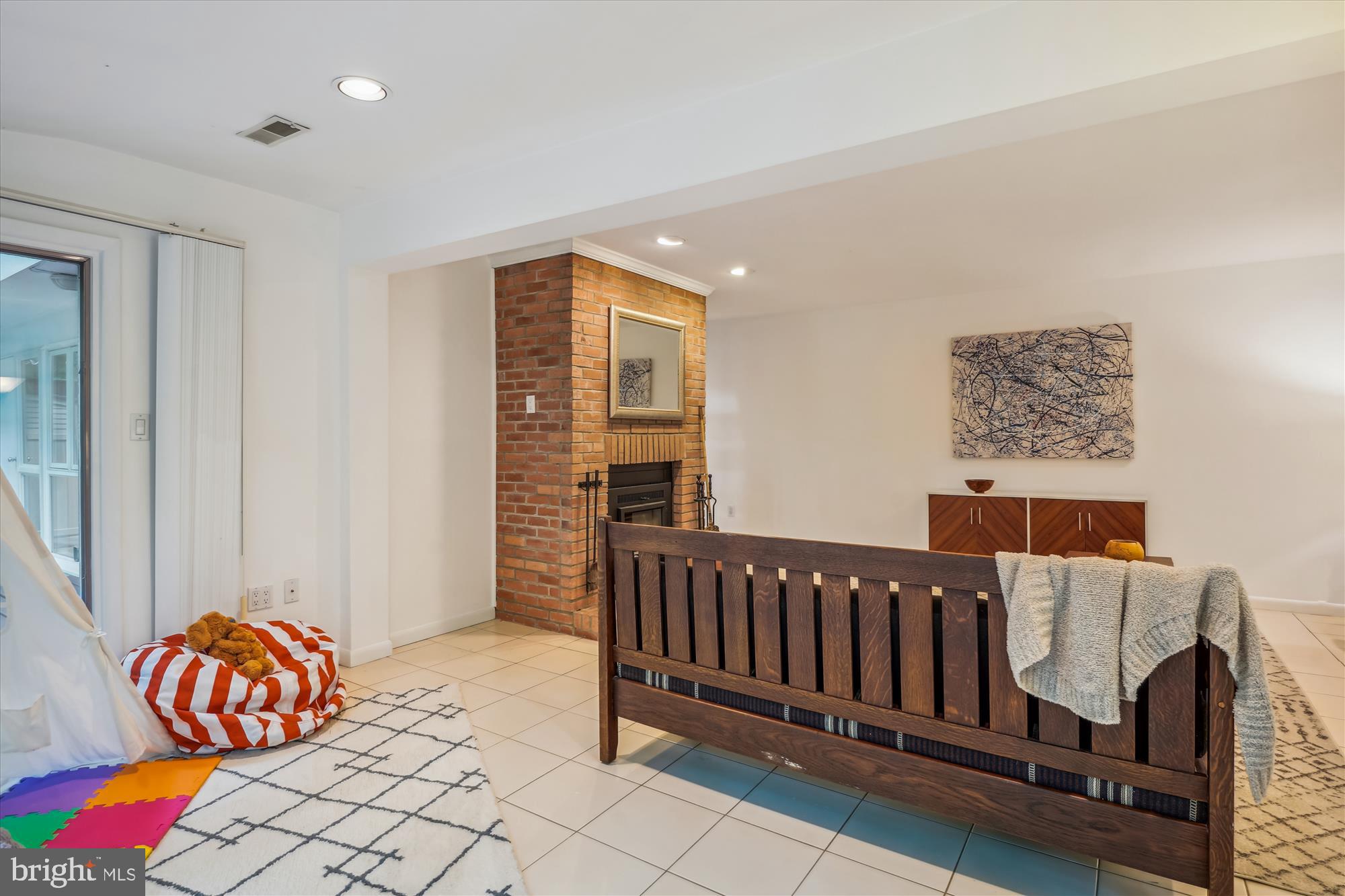 CARDEROCK SPRINGS - Residential