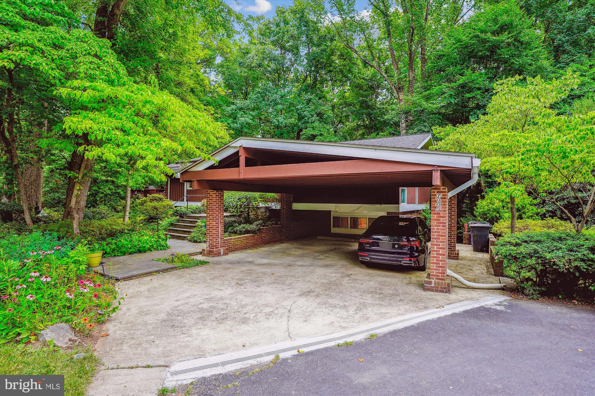 CARDEROCK SPRINGS - Residential