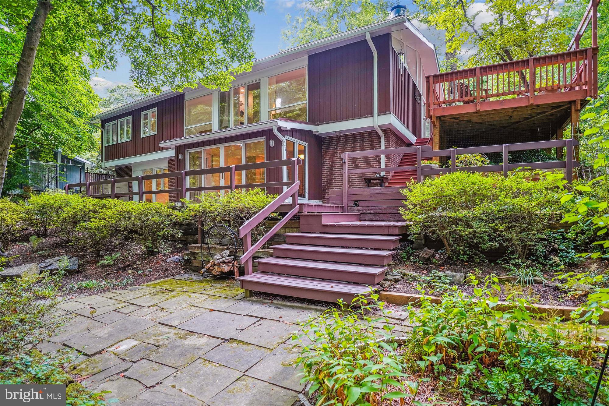 CARDEROCK SPRINGS - Residential