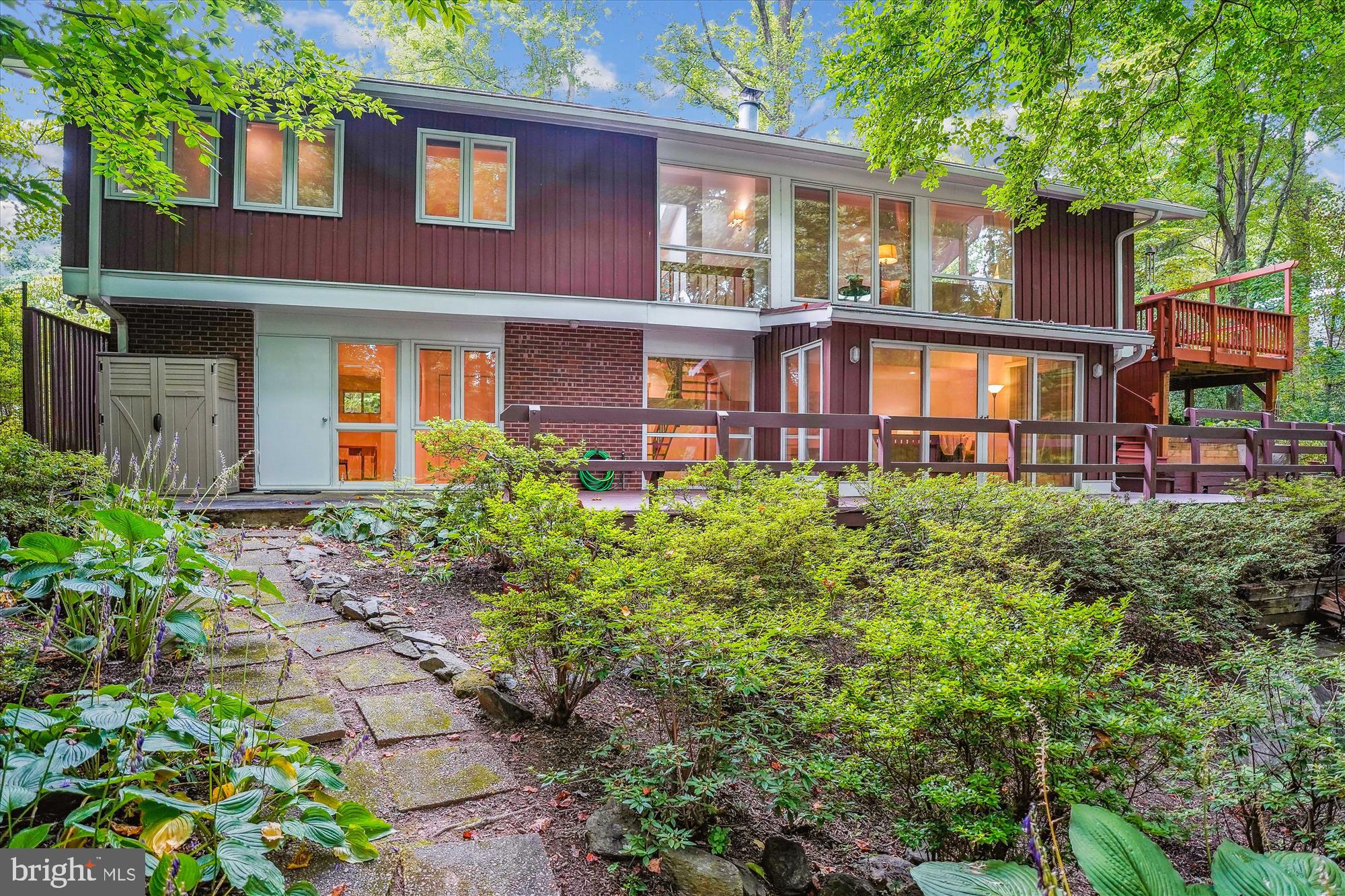 CARDEROCK SPRINGS - Residential