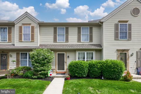 305 BANYAN CIRCLE DRIVE LANCASTER PA 17603