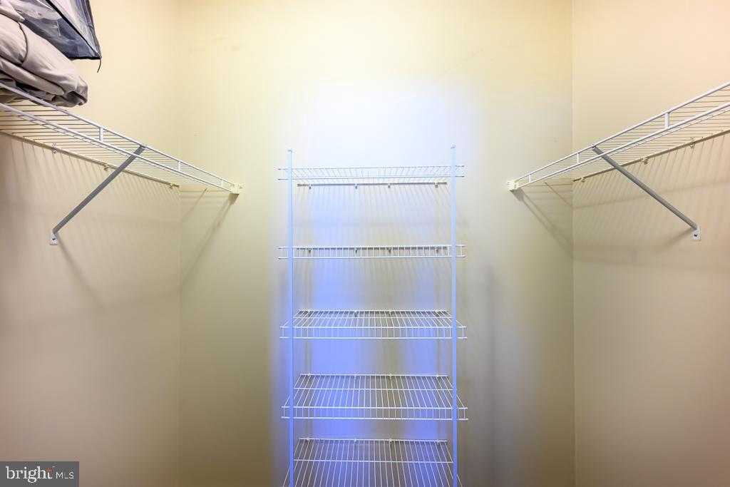 ONE LOUDOUN - Residential Lease