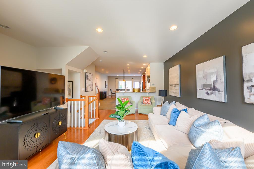 ONE LOUDOUN - Residential Lease