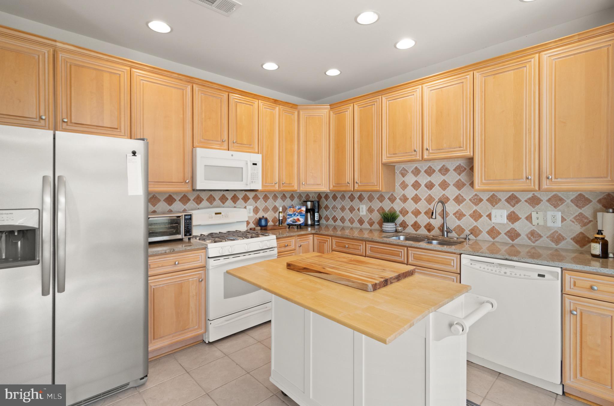 5652 WHEELWRIGHT WAY