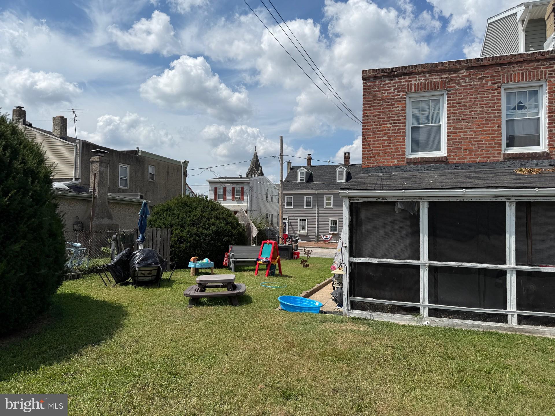 BRIDESBURG - Residential Income