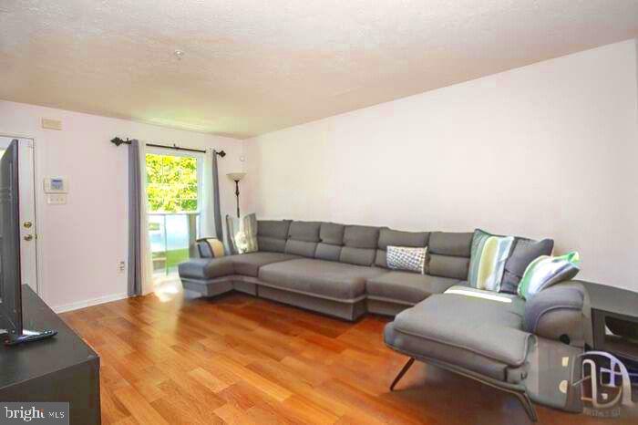 VILLAGE  OF PAINTERS MILL - Residential