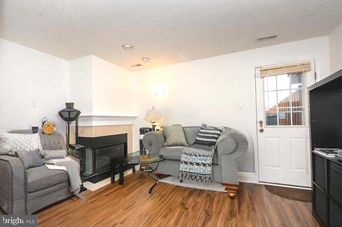 VILLAGE  OF PAINTERS MILL - Residential