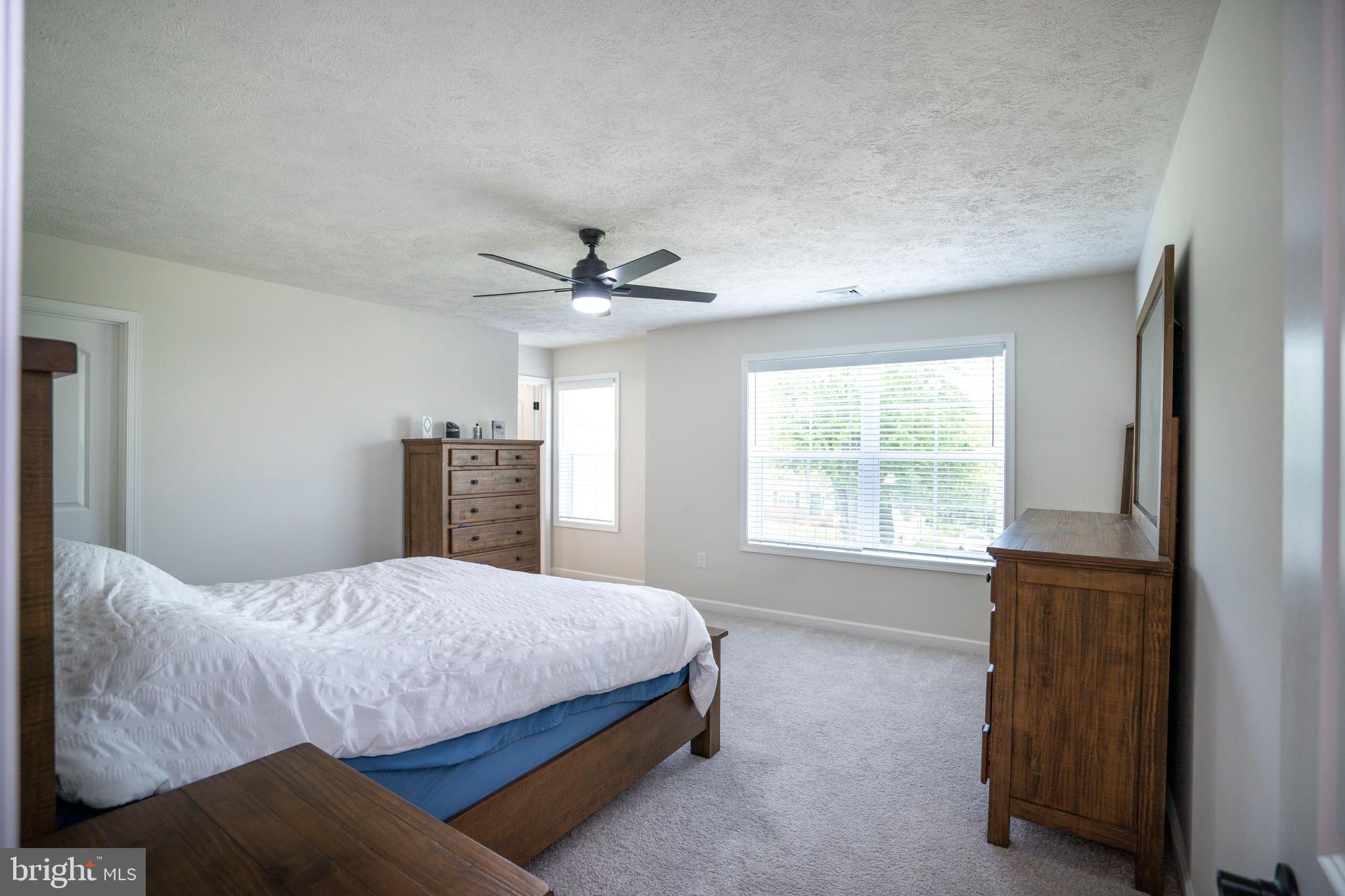 COLONIAL HILLS - Residential