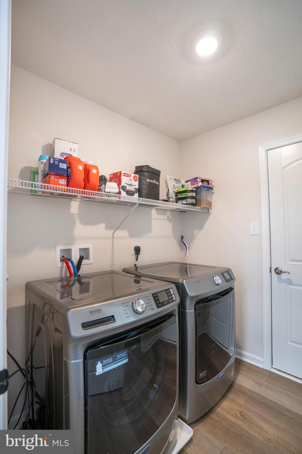 COLONIAL HILLS - Residential