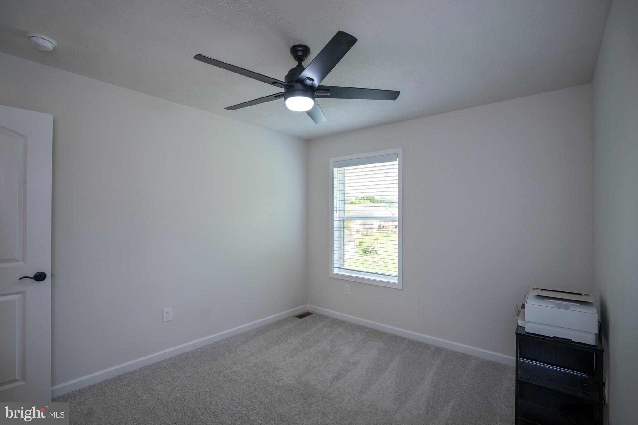 COLONIAL HILLS - Residential