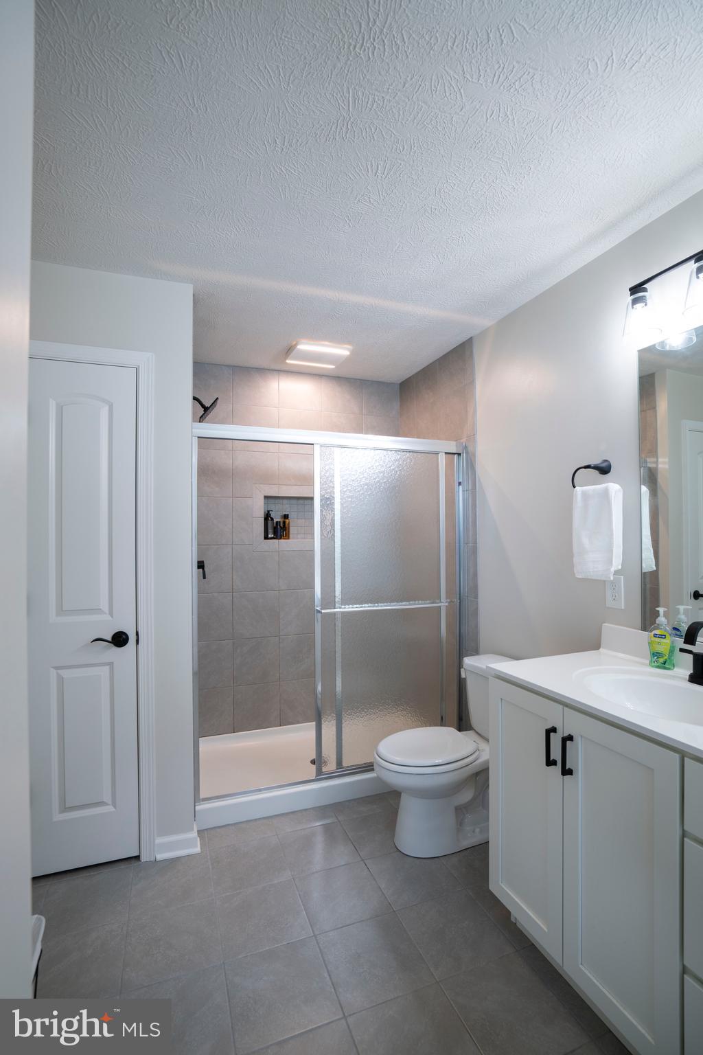 COLONIAL HILLS - Residential
