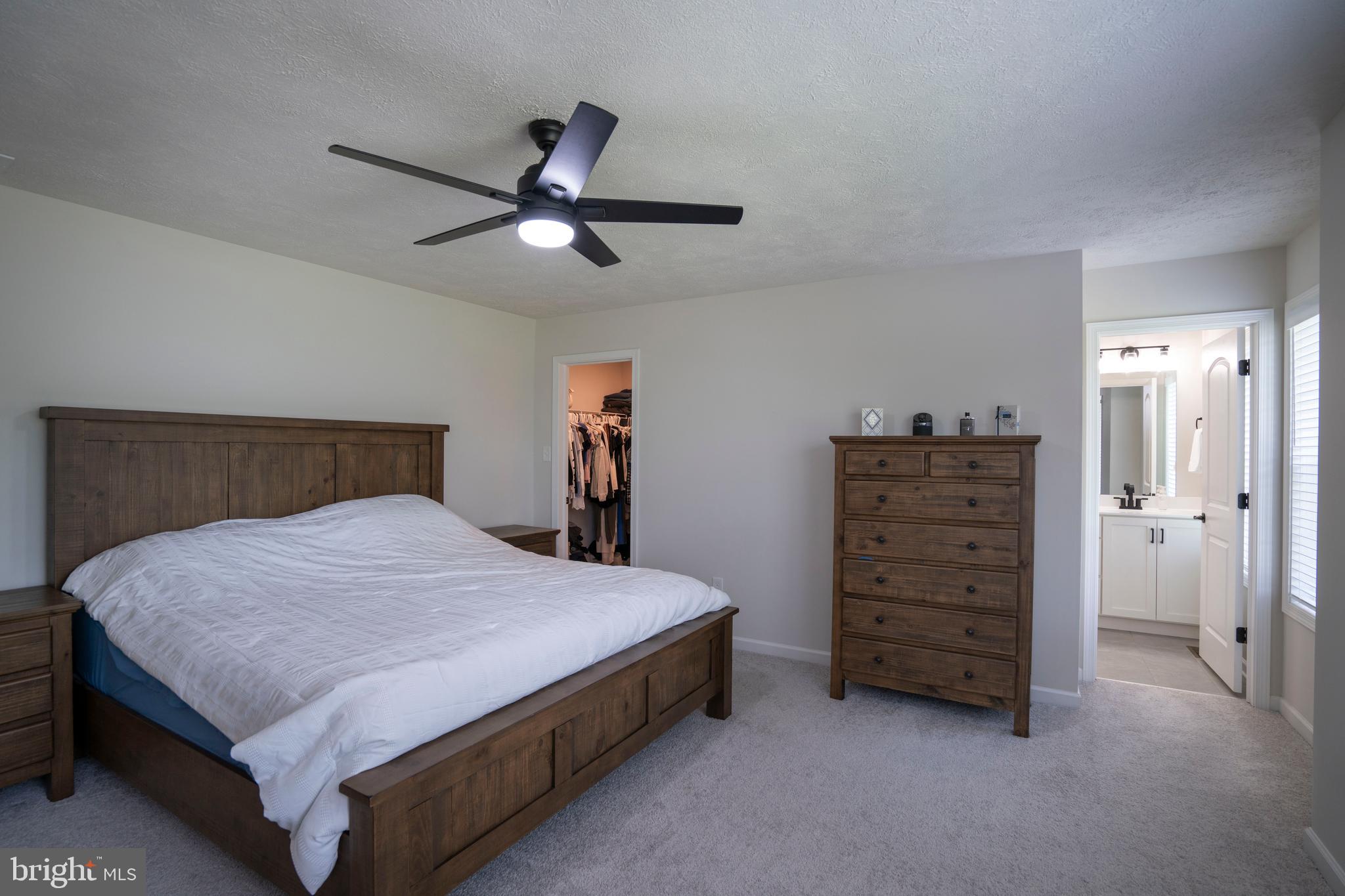 COLONIAL HILLS - Residential
