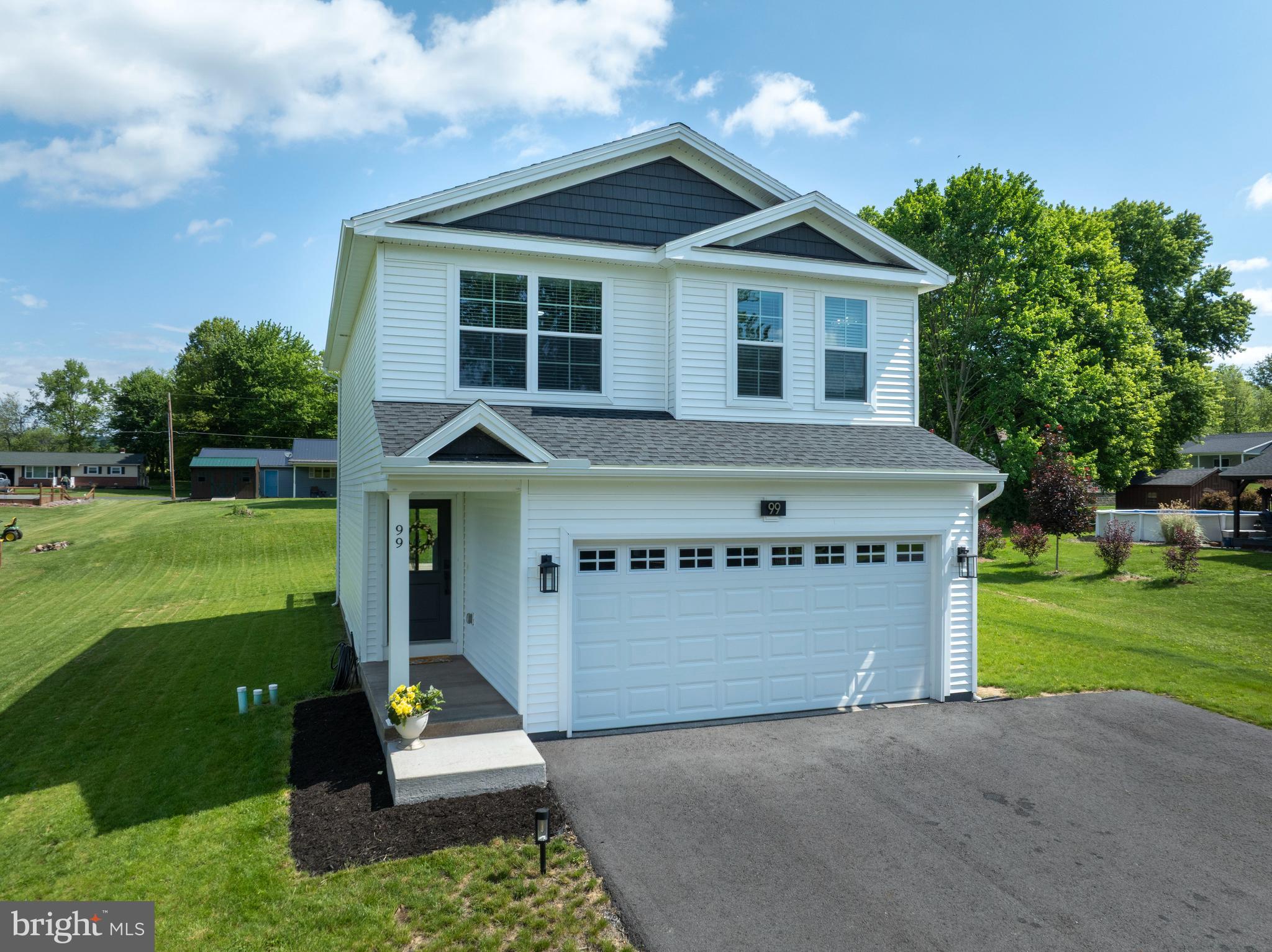 COLONIAL HILLS - Residential