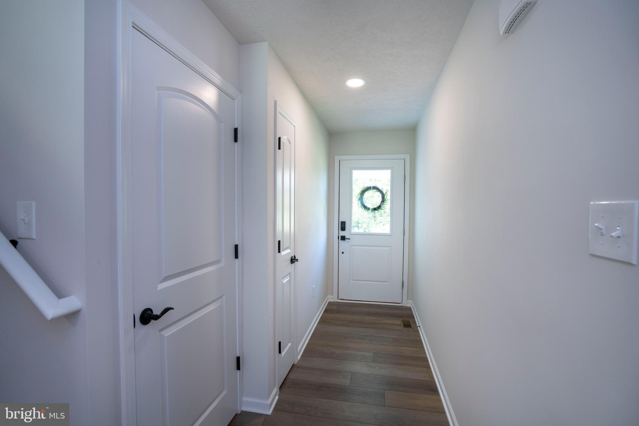 COLONIAL HILLS - Residential