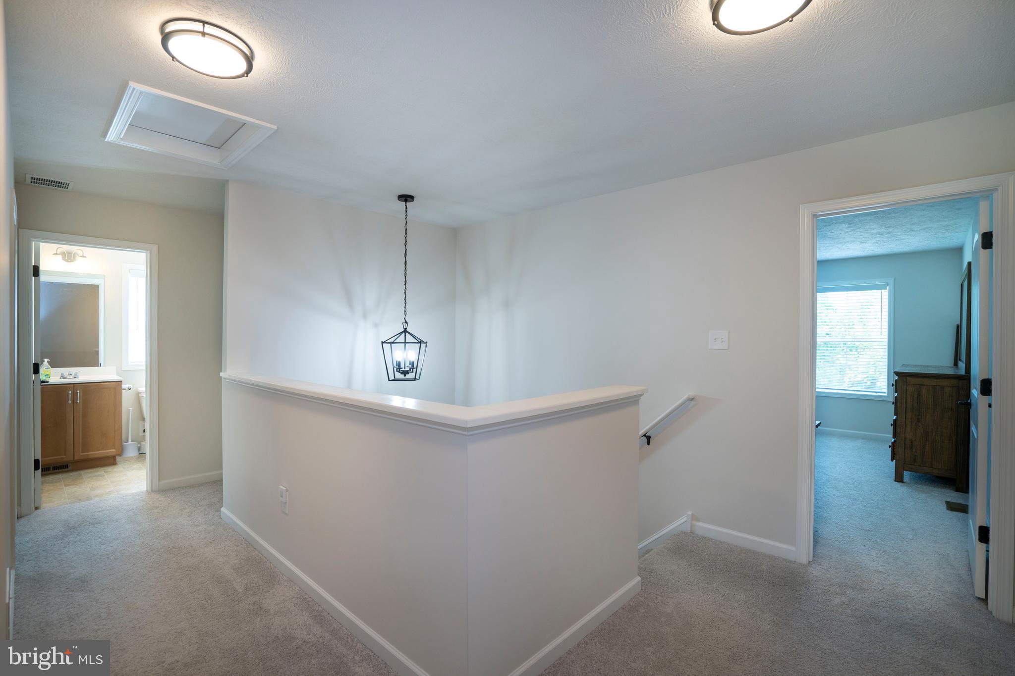 COLONIAL HILLS - Residential