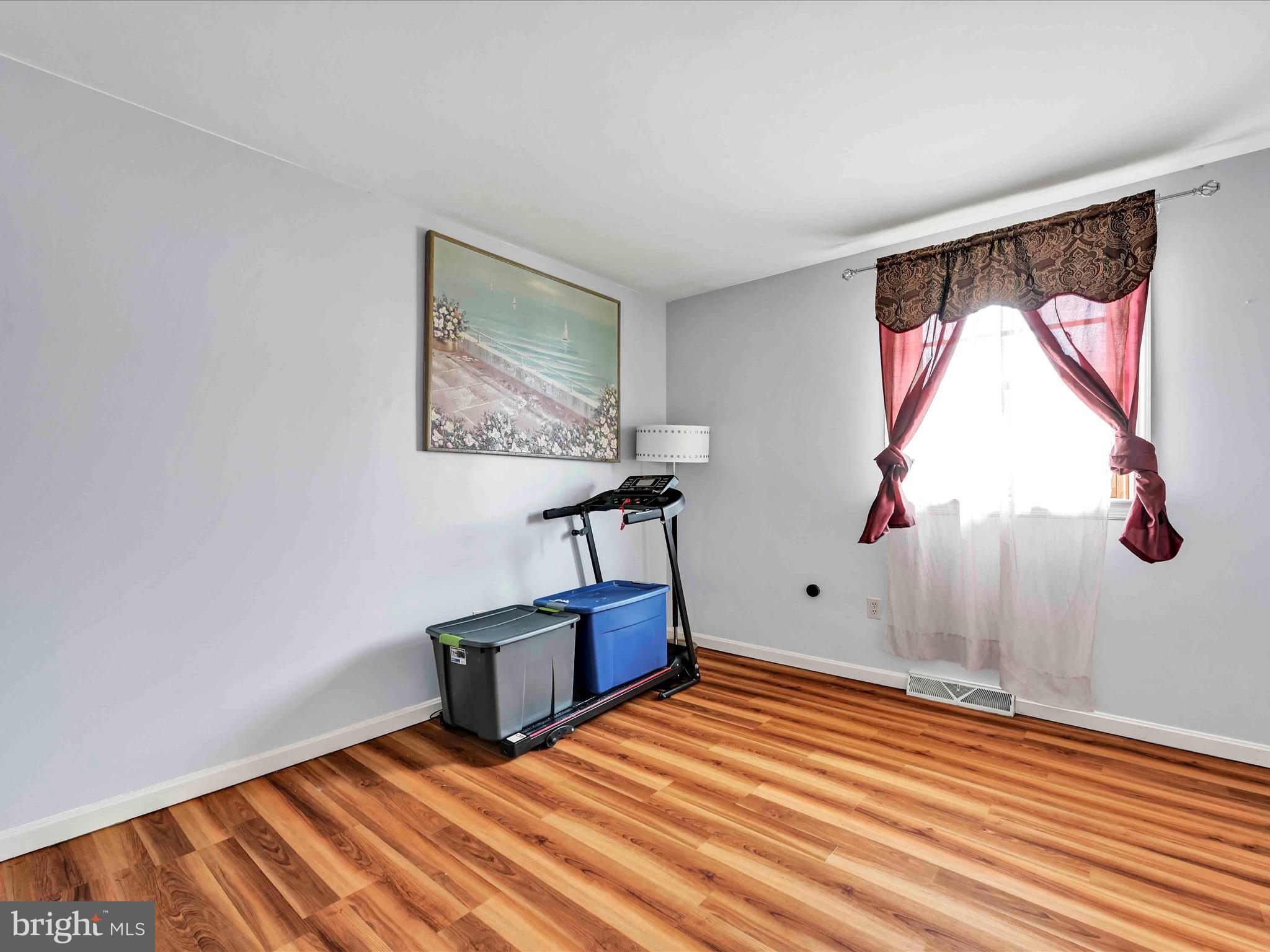 LINVILLE CIRCLE - Residential