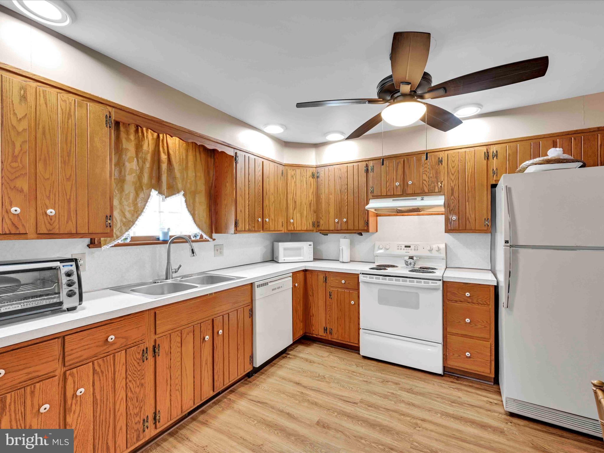 LINVILLE CIRCLE - Residential