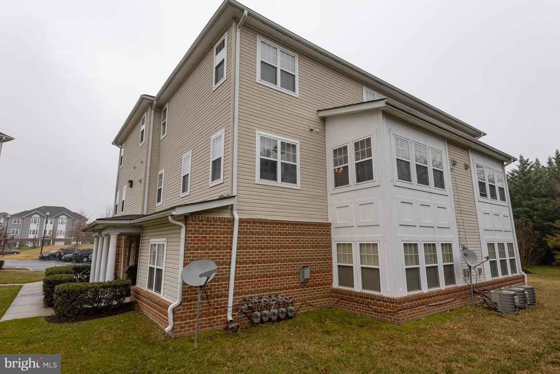 WINDSOR CROSSING - Residential