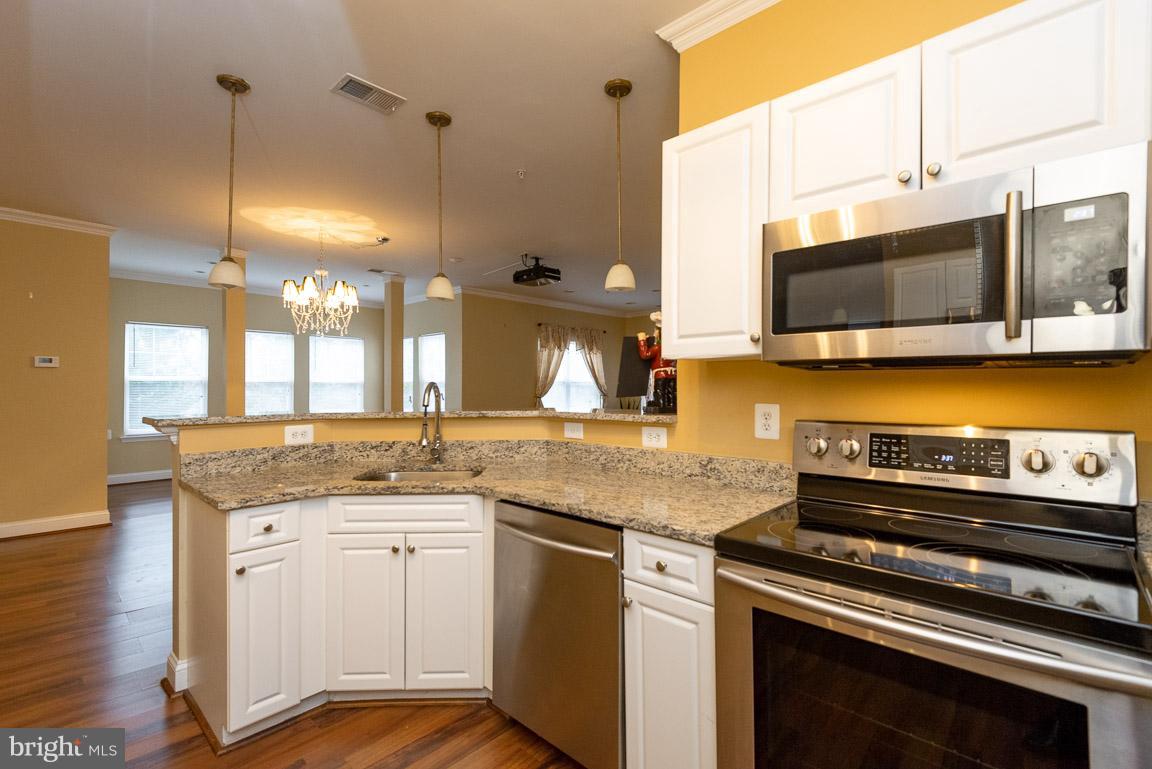 WINDSOR CROSSING - Residential