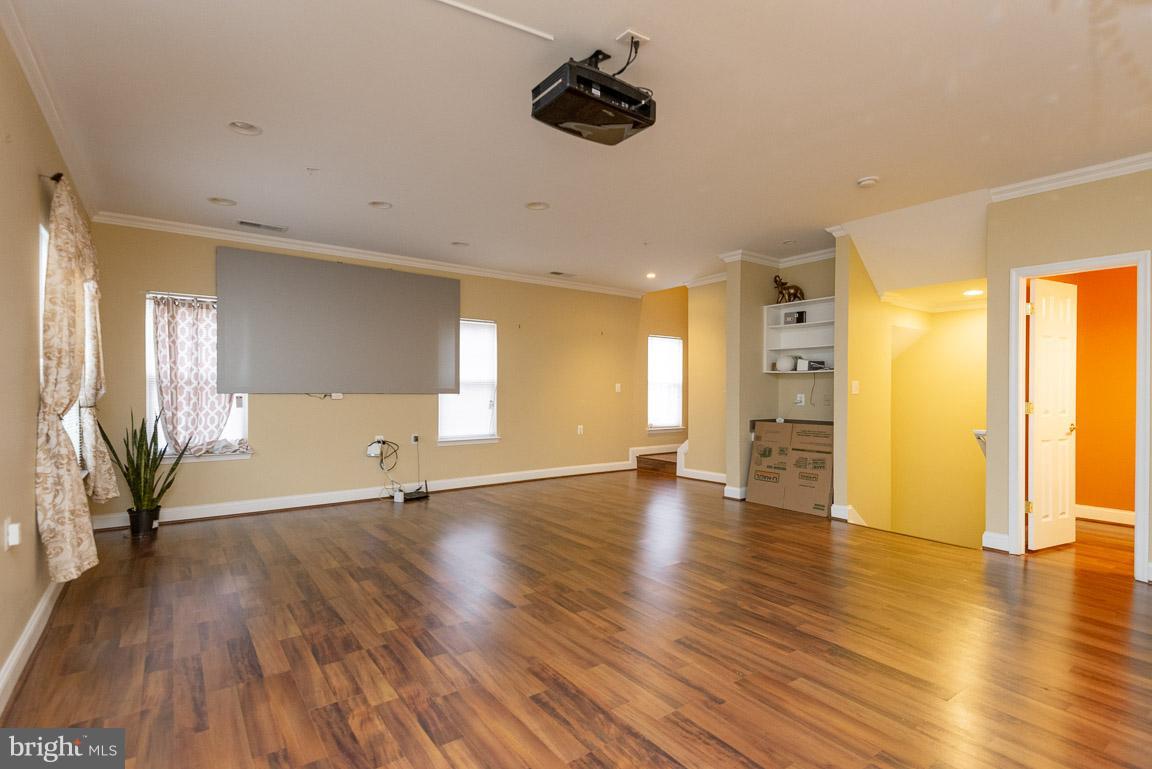 WINDSOR CROSSING - Residential