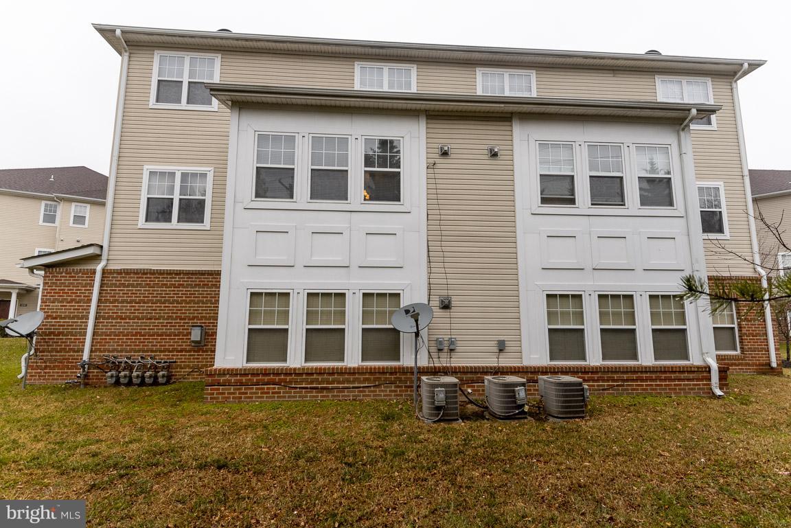 WINDSOR CROSSING - Residential