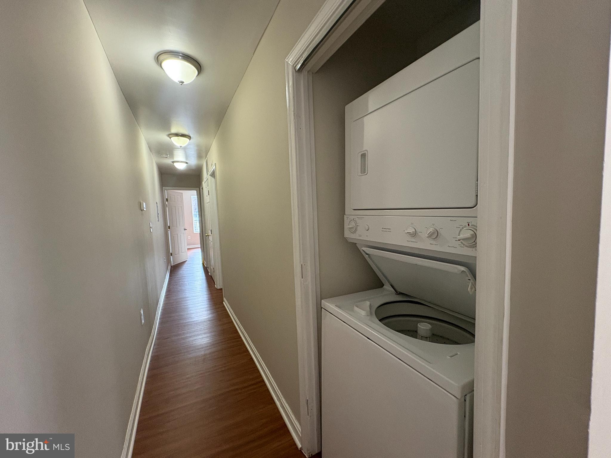 DOWNTOWN - Residential Lease