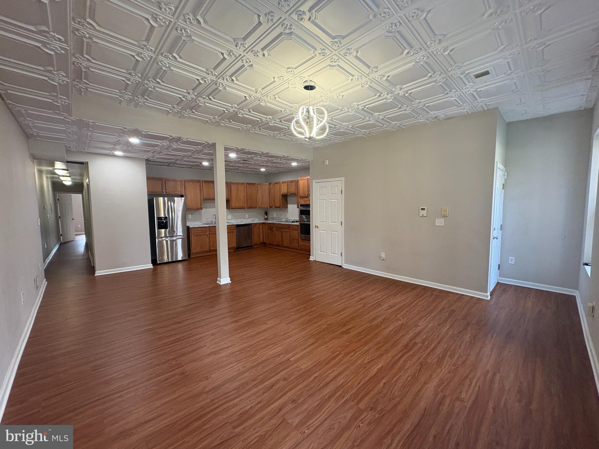 DOWNTOWN - Residential Lease