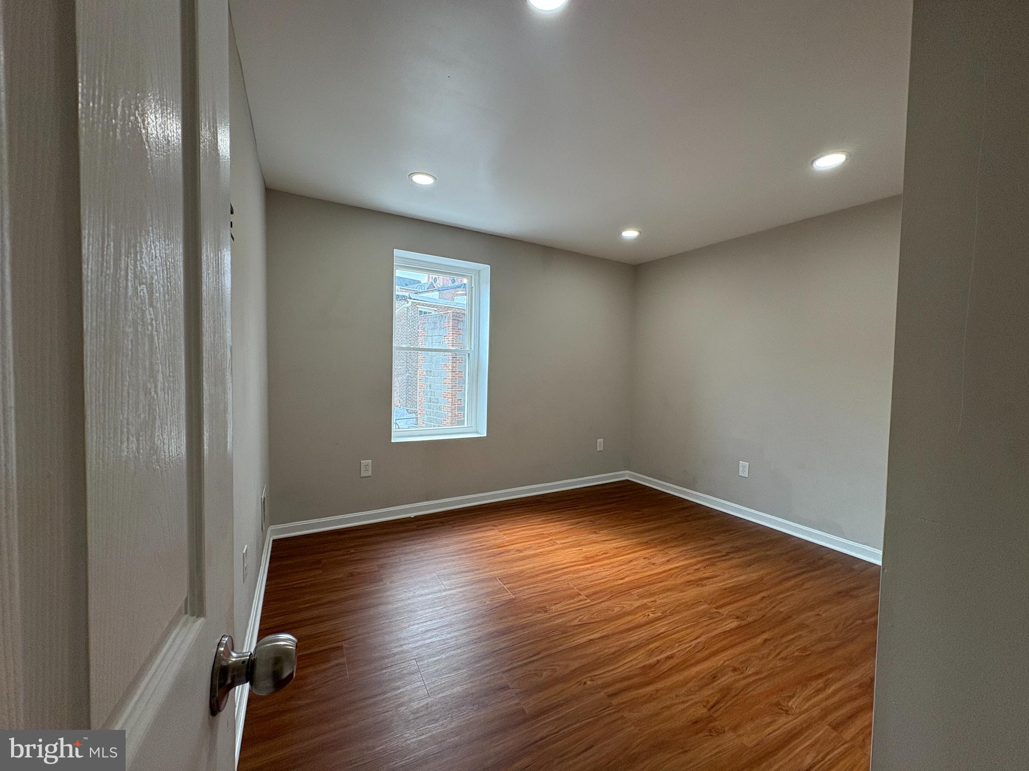 DOWNTOWN - Residential Lease