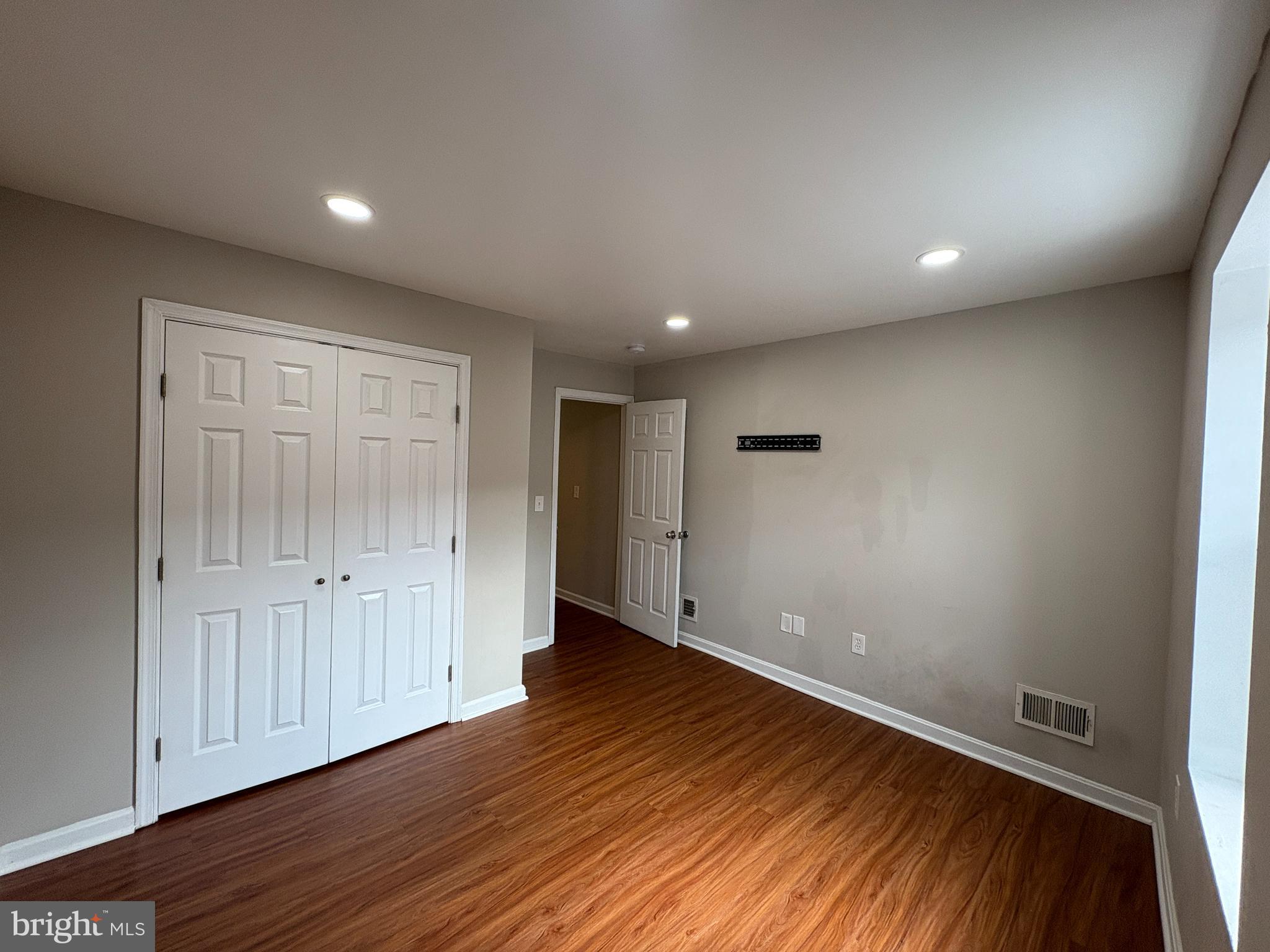 DOWNTOWN - Residential Lease