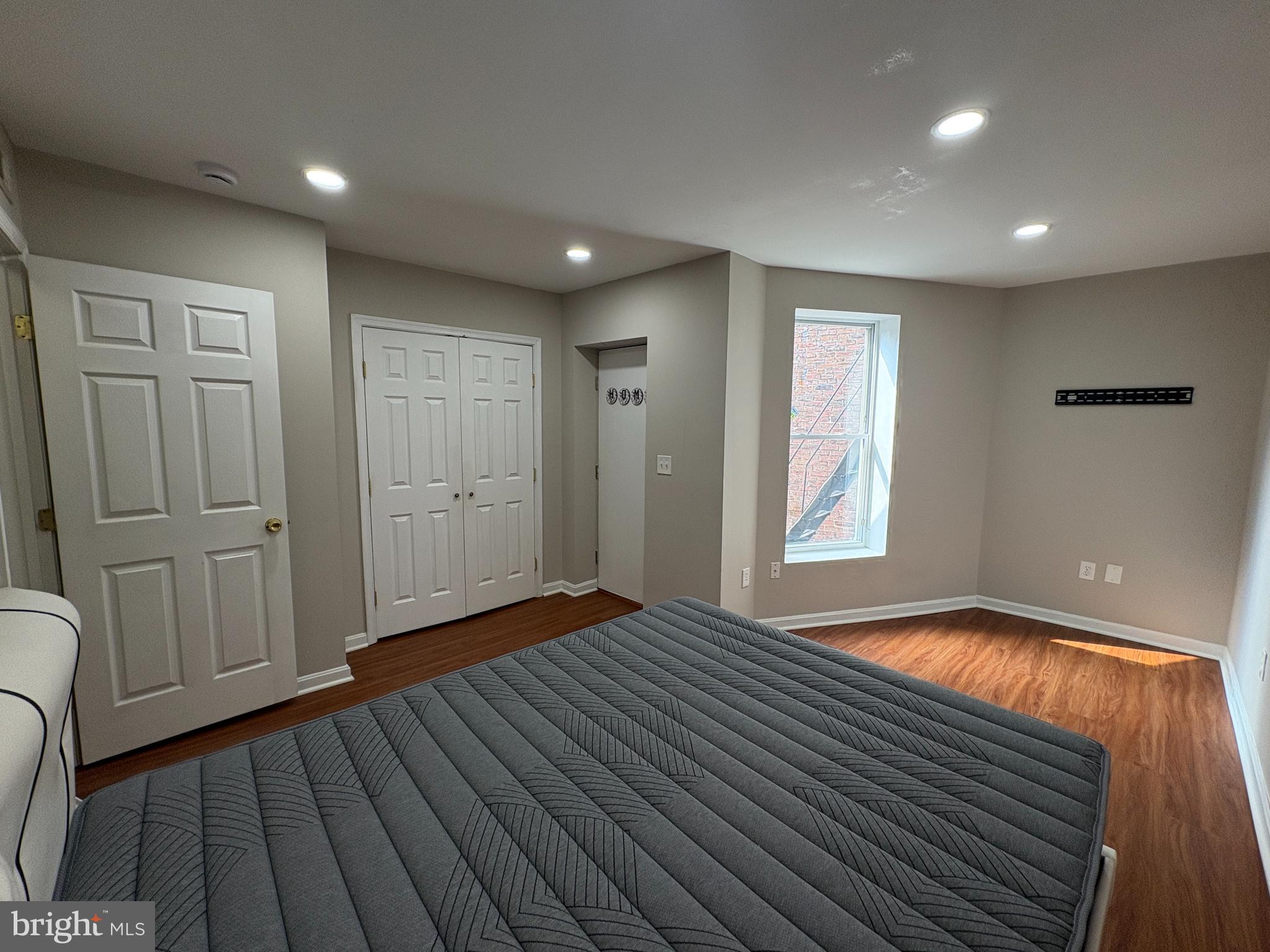 DOWNTOWN - Residential Lease