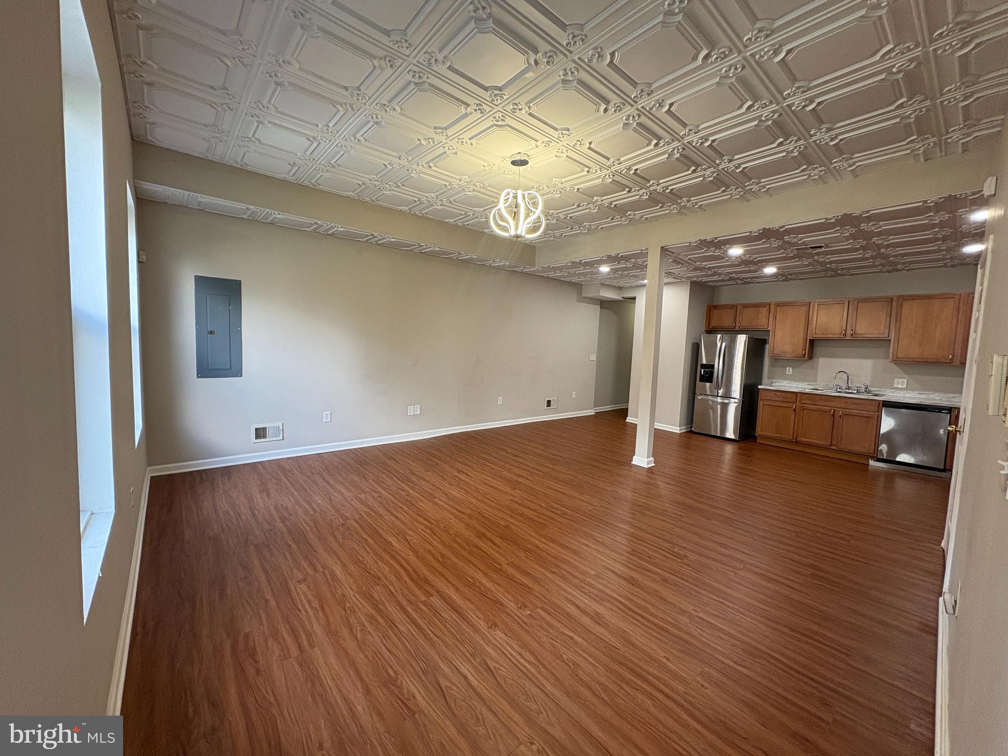 DOWNTOWN - Residential Lease