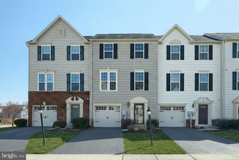 421 CHARLES HANOVER PA 17331