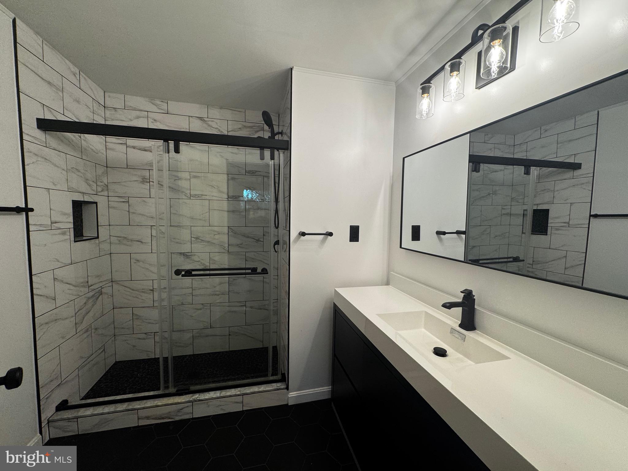 GATEWAY COMMERCE CENTER - Residential Lease