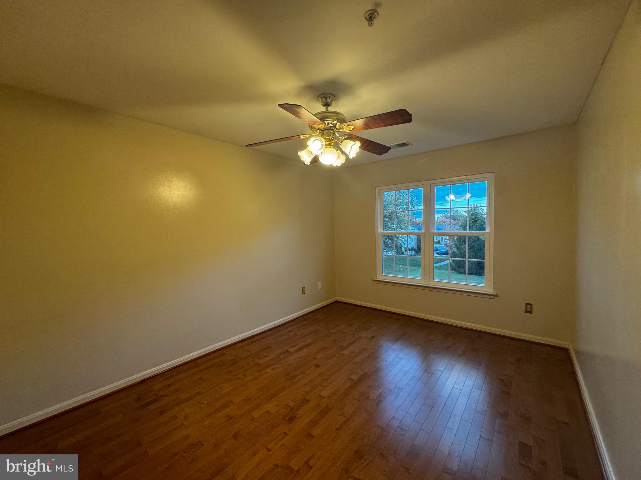 GATEWAY COMMERCE CENTER - Residential Lease