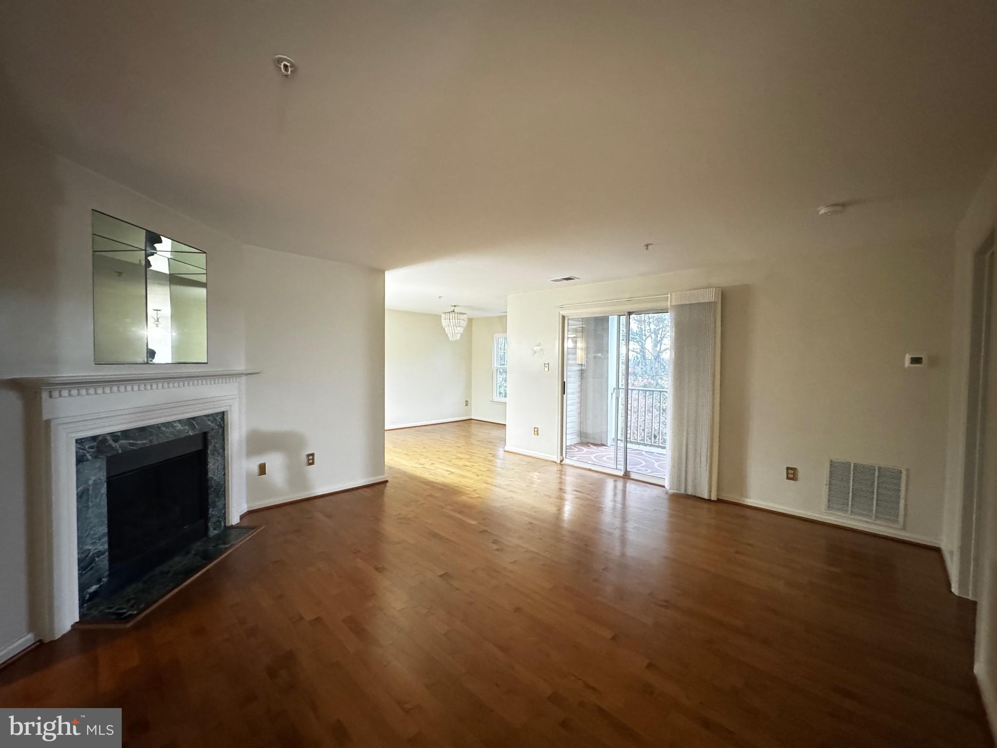 GATEWAY COMMERCE CENTER - Residential Lease