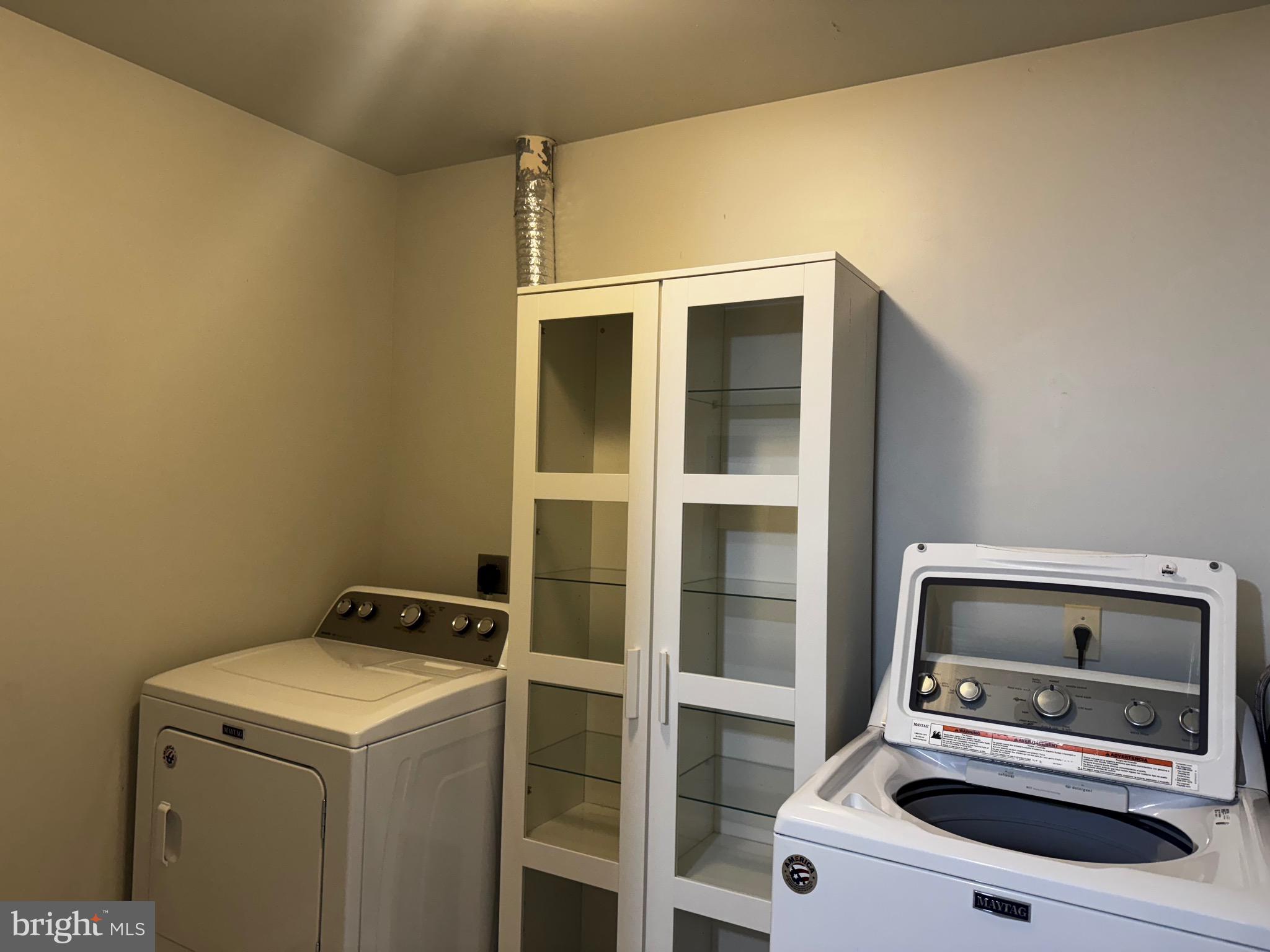 GATEWAY COMMERCE CENTER - Residential Lease