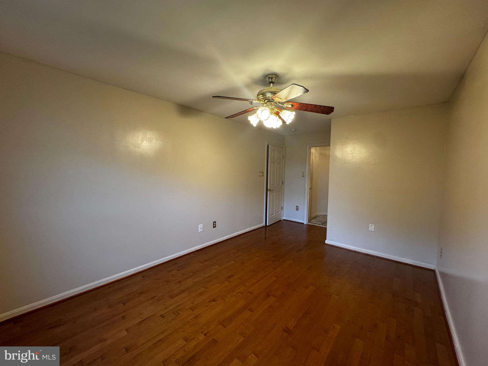 GATEWAY COMMERCE CENTER - Residential Lease